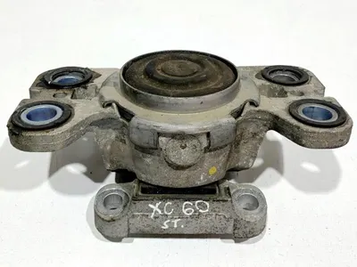 Suport / tampon motor stanga 31316875 Volvo XC60 facelift (2013-2017) 2.4 d5 D5244T15 215 cp