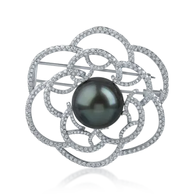 Brosa floare din aur alb cu perla de cultura si diamante de 2.97ct