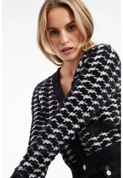 Cardigan cu decolteu in V - model si nasturi - Alb/Negru