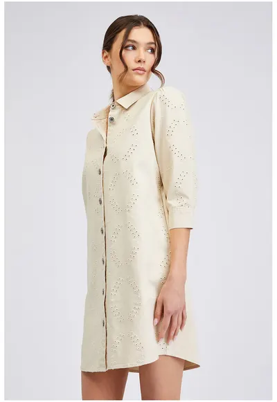 Rochie-camasa dreapta cu design perforat - Bej deschis