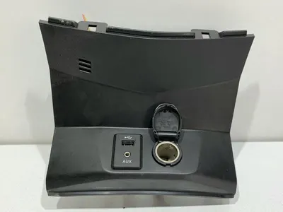 Prisa usb / aux 681044CC0A Nissan X-Trail 3 (2014-2017) [T32]