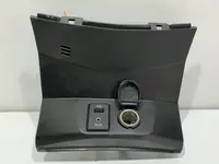 Prisa usb / aux 681044CC0A Nissan X-Trail 3 (2014-2017) [T32]