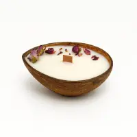 Lumânare parfumată din ceară de soia în bol de nucă de cocos – Trandafir, Frezie & Ambră | Fitil din lemn, trandafiri naturali - Default Title