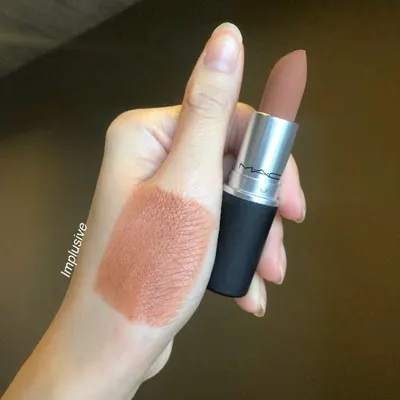 Ruj de buze MAC Powder Kiss Lipstick, Bej