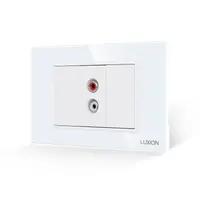 Priza Audio 1M + 2 Taste False LUXION cu Rama din Sticla, Standard Italian, 3M