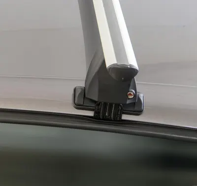 Menabo Delta Silver - bare transversale Seat Leon IV