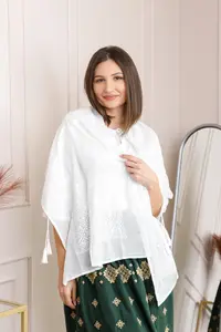 Marama traditionala alba cu broderie florala alba Angela