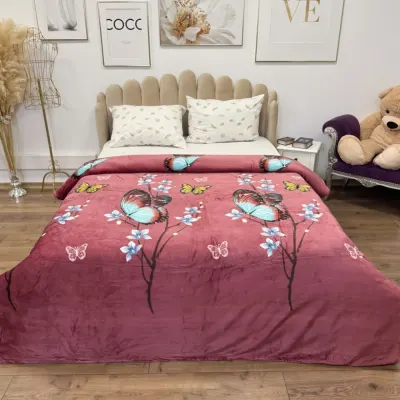 Patura Pufoasa CoCoLiNo (Fleece), 200x230cm, 240gr/m, Visiniu, Fluturi - Rasfatul Perfect pentru Serile Racoroase