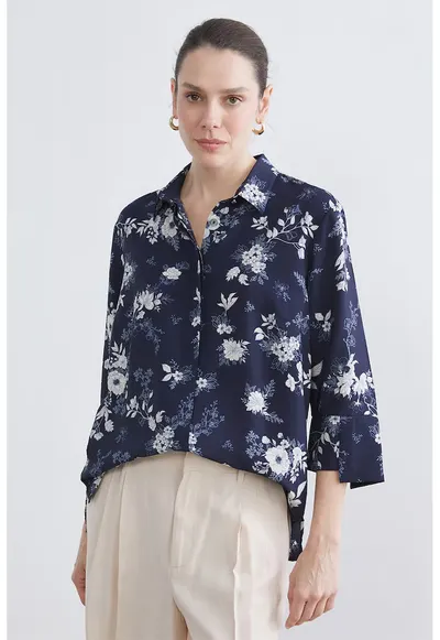Camasa cu nasturi si imprimeu floral - Alb optic/Bleumarin