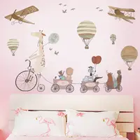 Sticker decorativ pentru copii autoadeziv Girafa si prietenii 72x111 cm