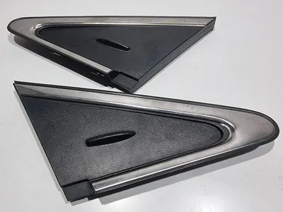 Set ornamente / trimuri usa stanga si dreapta fata 60118-05021 Toyota Avensis (2009-2012) [T27]