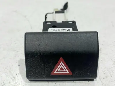 Buton avarie 3T0953235D Skoda Superb 2 facelift (2013-2015)