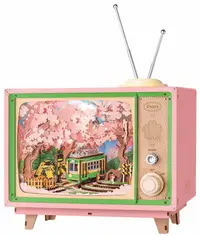 Model de asamblat Robo Time - Excursie de vis printre florile de cireș