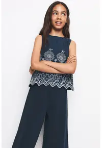 Top din bumbac cu broderie - Alb/Bleumarin