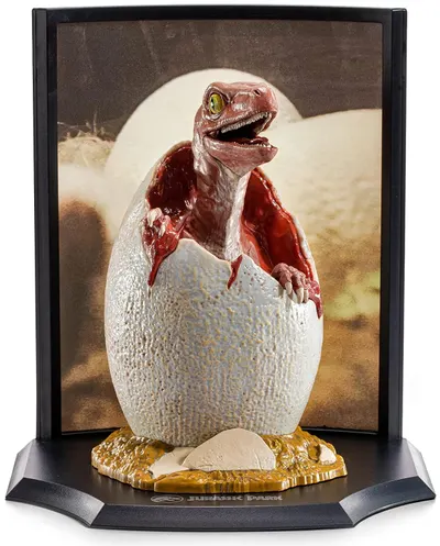 Statuetă The Noble Collection Movies: Jurassic Park - Raptor Egg (Life Finds A Way) (30th Anniversary), 12 cm