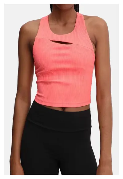 Top crop slim fit cu decupaj