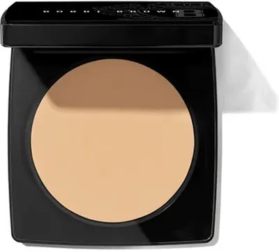 Bobbi Brown Pudră compactă pentru față Sheer Finish, Soft Sand, 9 g