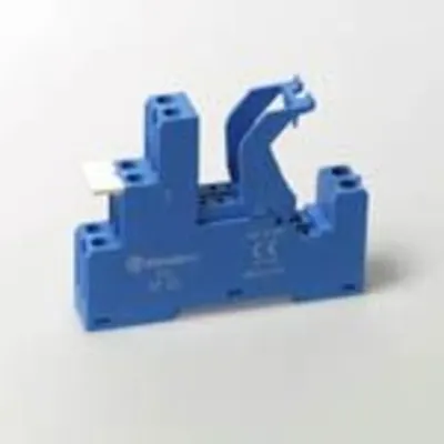Socluri pentru relee din seria 46 - Clema de reținere din plastic, pentru releele 46.61 - Soclu cu terminale de conexiune cu ”prindere rapida” (tip arc) și mod de montare pe panou sau șina 35 mm