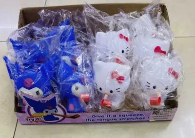 Figurina Engros din plastic hello kitty care scoate limba