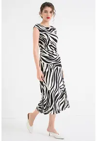 Rochie cu animal print si decupaj triughiular pe partea din spate - Alb/Negru