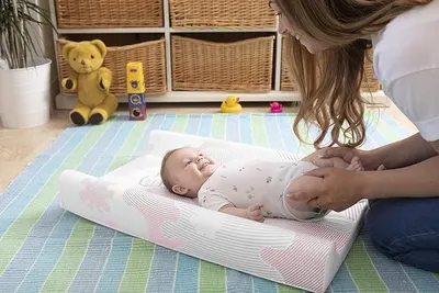 Saltea pentru infasat BabyDam ChangeMat Roz 70x45 cm suport lateral