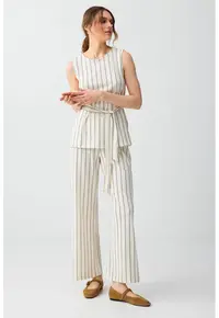 Pantaloni relaxed fit din amestec de lyocell cu dungi - Bej deschis