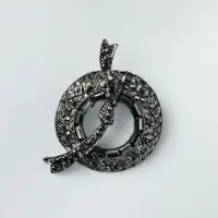 Brosa metalica rotunda cu fundita, argintiu antichizat cu pietricele gen marcasite