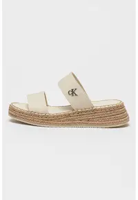 Papuci cu talpa wedge si monograma metalica discreta - Crem