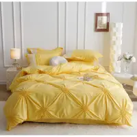 Lenjerie de Pat Premium, JOJO HOME, Finet Soft Touch, cu Inimioare din Pliuri Brodate, si Dantela Delicata, 6 Piese, Nesifonabila si Durabila, Galben