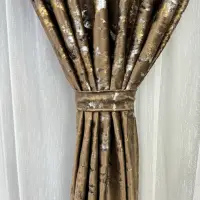 Draperie Catifea Nikko cu insertii aurii, Maro - V7, 140cm latime x 260cm inaltime, cu tiv lat pt bara