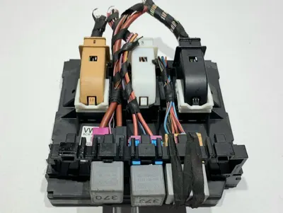 Calculator confort bcm 5K0937084 Volkswagen Golf 6 (2008-2013) 2.0 tdi CBDB
