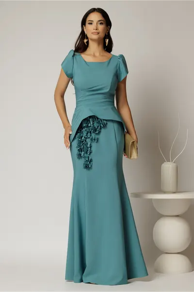 Rochie lunga turcoaz de ocazie cu croi sirena si aplicatii florale sub peplum