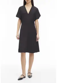 Rochie evazata cu decolteu in V - Negru