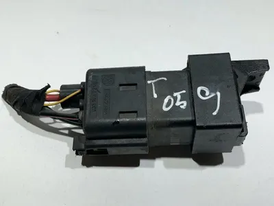 Releu bujii 038973721B Skoda Rapid (2012-2017) 1.6 tdi CAYC