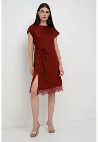 Rochie din satin cu slit lateral - Rosu inchis/Visiniu inchis