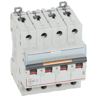 Disjunctor DX³ MA-4P-400V~-6,3A-25kA-magnetic simplu - 4M