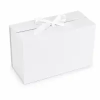 Cutie magnetică cu fundă la închidere - alb - 33.5x26x15cm