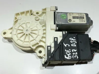 Motoras macara geam dreapta spate 1K0959704P Volkswagen Golf 5 (2004-2009)