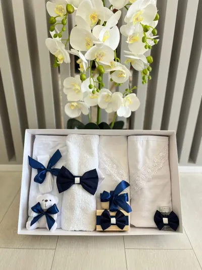 Trusou Botez format din 9 piese cu funda Bleumarin