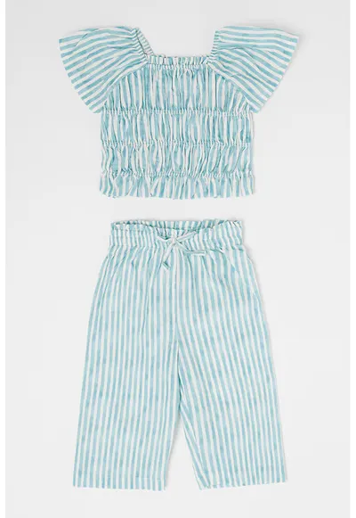Set de tricou si pantaloni capri - Verde deschis/Alb murdar