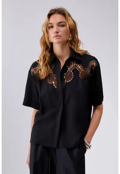 Camasa cu perforatii si broderie - Negru