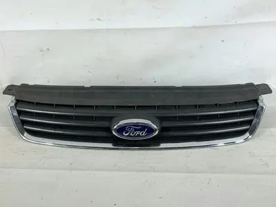 Grila centrala radiator 8V41-R7081-A Ford Kuga (2008-2012)