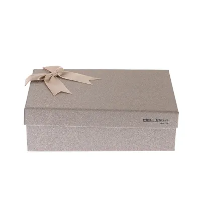 Cutie de cadou cu funda aurie 21 cm