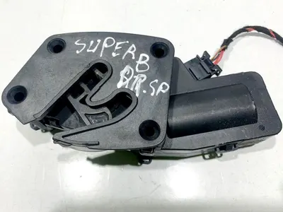 Motoras deschidere capota dreapta spate 3T0827300C Skoda Superb 2 facelift (2013-2015)