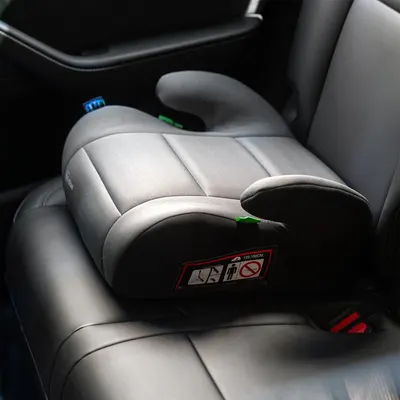 Inaltator auto i-Size Juju Jazzy Booster Negru-Gri, 125x150 cm, cotiere moi, husa detasabila
