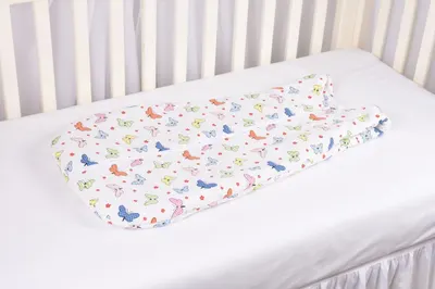 Saculet de dormit gros din bumbac model fluturasi 0-6 luni