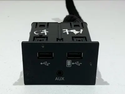 Priza usb / aux 4G0035736 Audi A7 facelift (2014-2018) [4G]