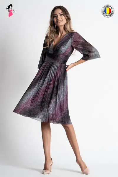 Rochie Xara de ocazie din lurex plisat gri cu roz