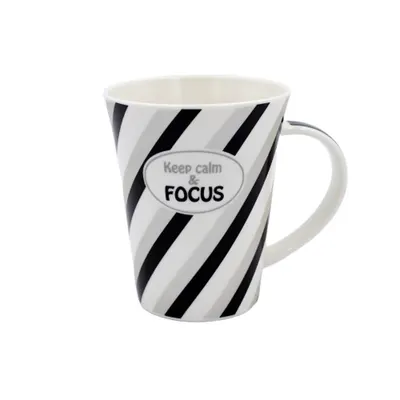 Cană din porțelan personalizată cu mesaj "Keep calm and FOCUS"