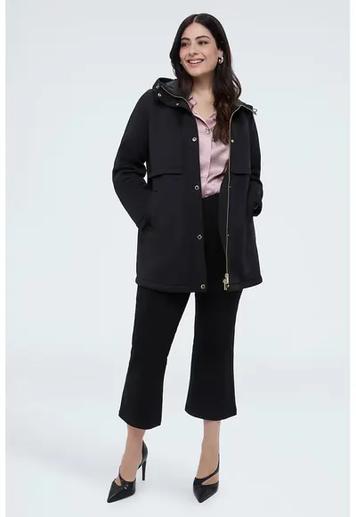Pantaloni cu croiala kick flare si banda cu talie elastica - Negru